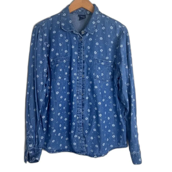 Basic Editions Tops - Basic Editions Blue Chambray Floral Long Sleeve Button Up Cotton Blend Top‎ Sz L